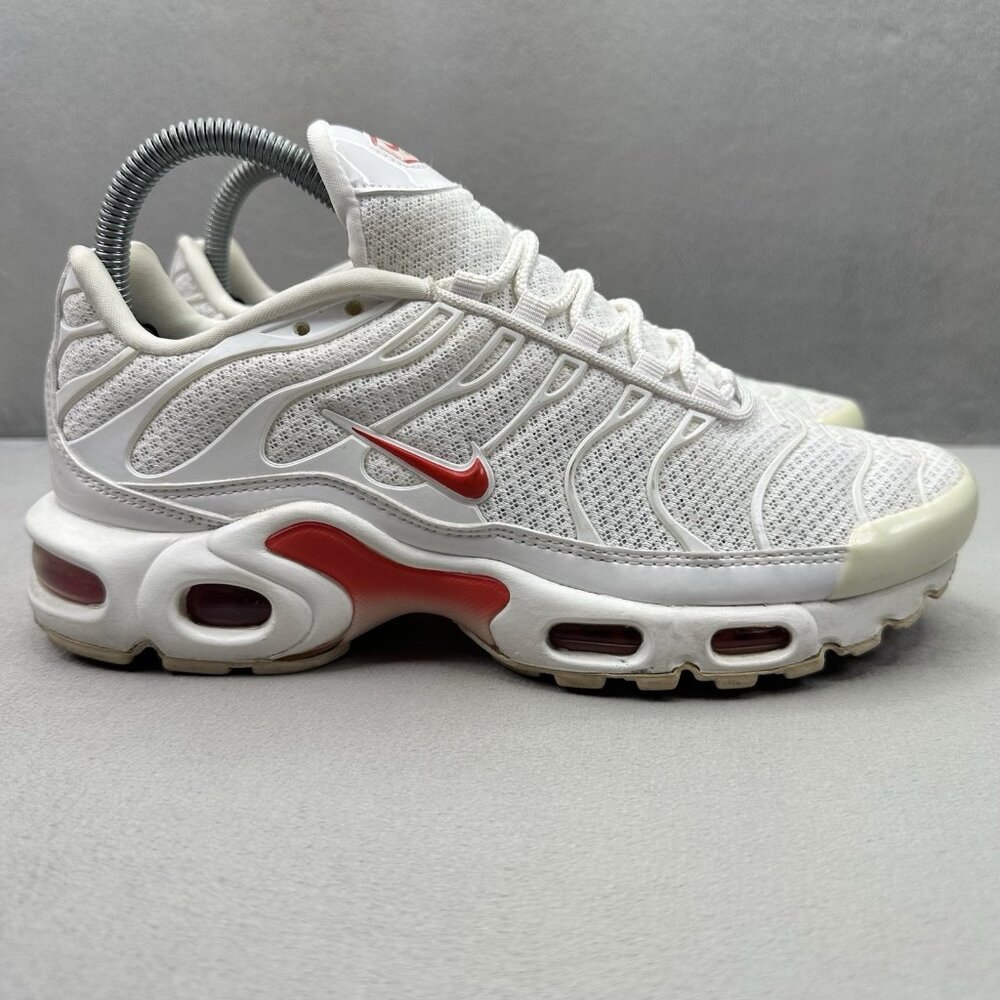 Nike Air Max Plus Womens Size 7.5 Shoes White / Track Red Athletic Sneakers 2020